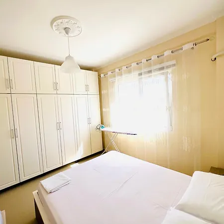 N&e In Apartment *